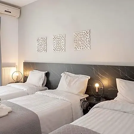 Hotel Papanikolaou 3*