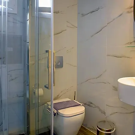 Hotel Papanikolaou 3*